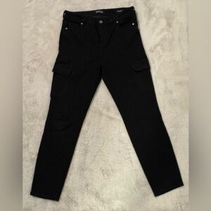 Buffalo David Bitton High-Rise Black Cargo Pants
(Listing #44)